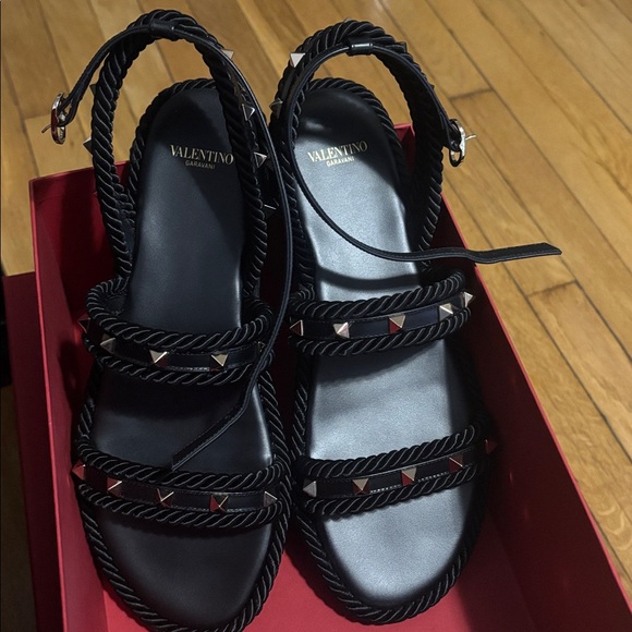 NIB Valentino Garavani Women's Rockstud Espadrille Black Sandals size 9 - Picture 7 of 11